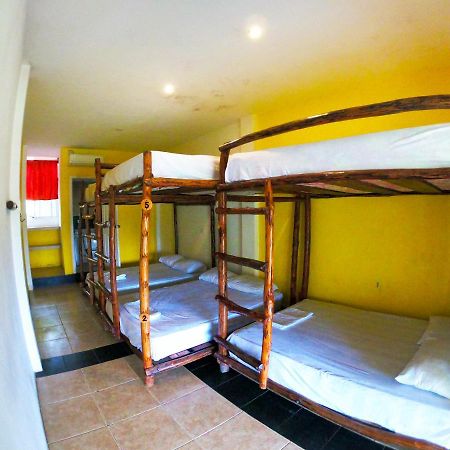 Kiwi Suites Hostel Монтаньита Экстерьер фото