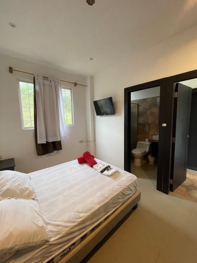 Kiwi Suites Hostel Монтаньита Экстерьер фото