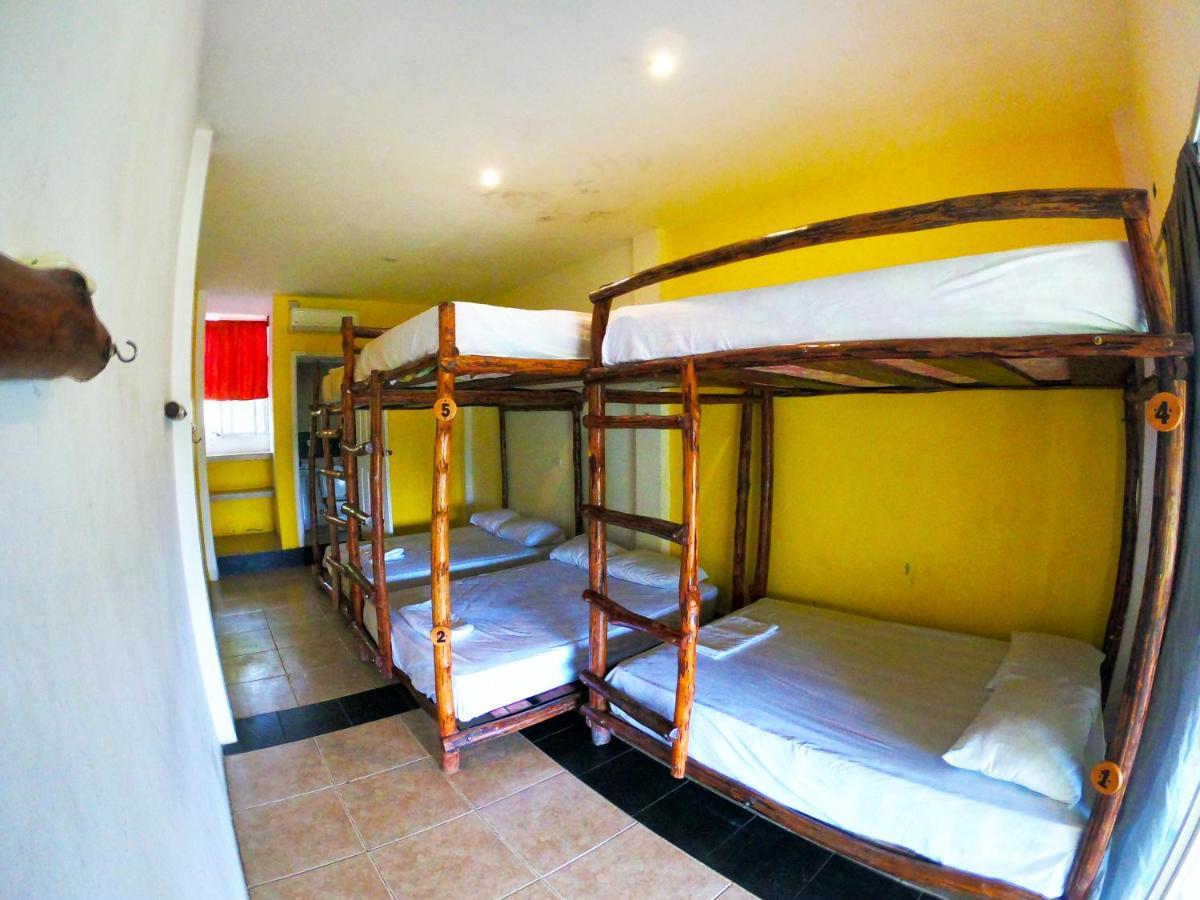 Kiwi Suites Hostel Монтаньита Экстерьер фото