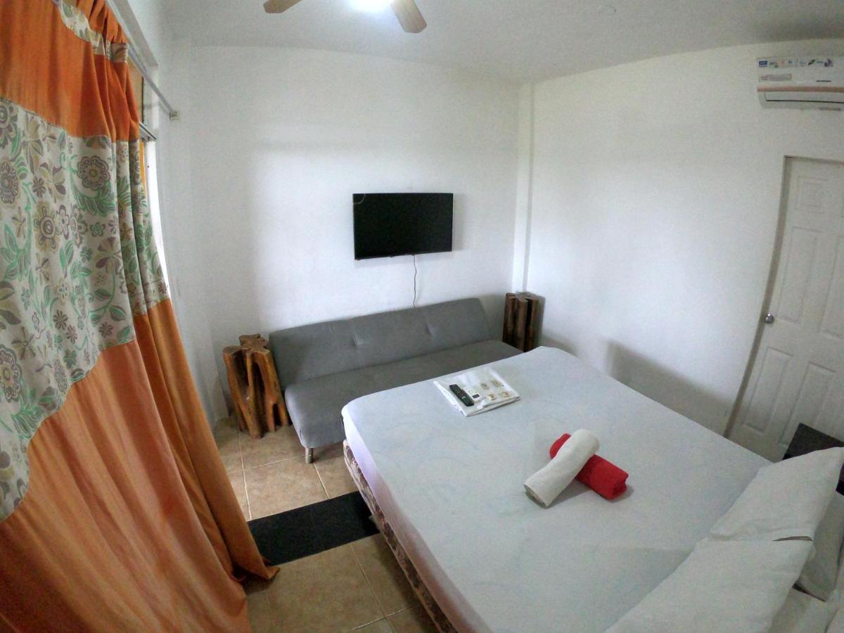 Kiwi Suites Hostel Монтаньита Экстерьер фото