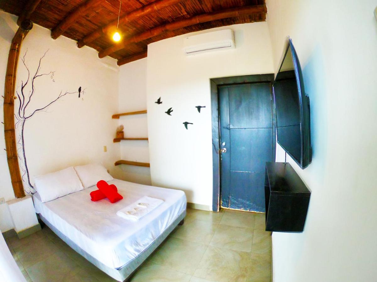 Kiwi Suites Hostel Монтаньита Экстерьер фото