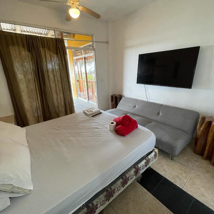 Kiwi Suites Hostel Монтаньита Экстерьер фото