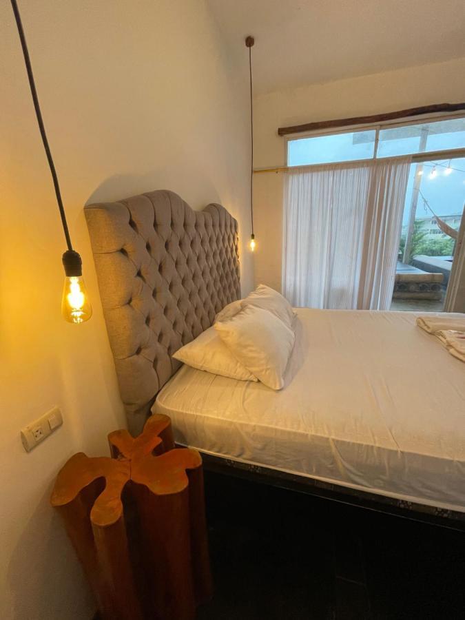 Kiwi Suites Hostel Монтаньита Экстерьер фото