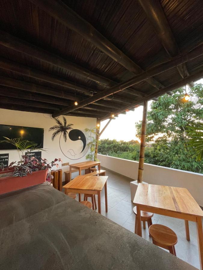 Kiwi Suites Hostel Монтаньита Экстерьер фото